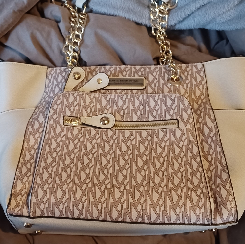 Marc New York Marc beige signature logo leather jet set travel chain purse